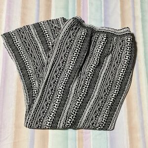Robert Louis Size XL Black and White Patterned Pants